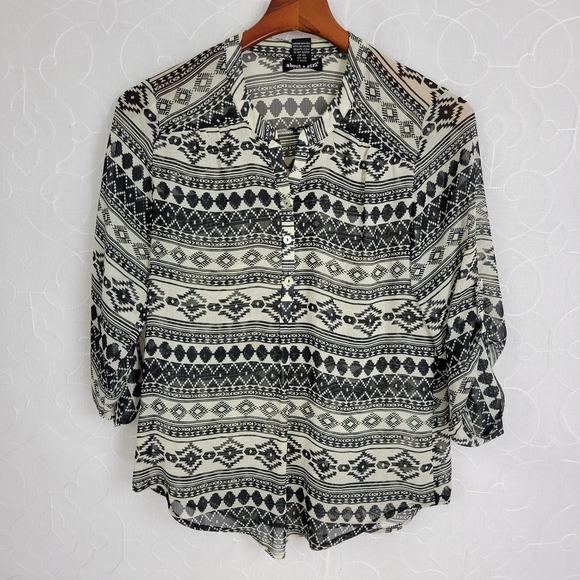 About A Girl Womens Blouse Size Medium Black Bohemian Pattern Button Down Sheer - Picture 5 of 8